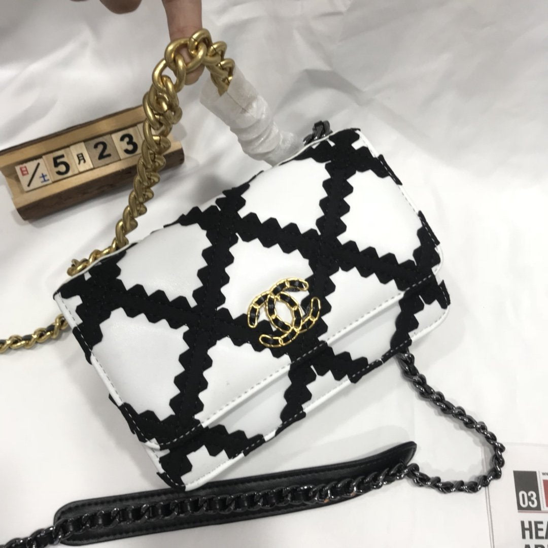 Designer Handbags Chanel 230
