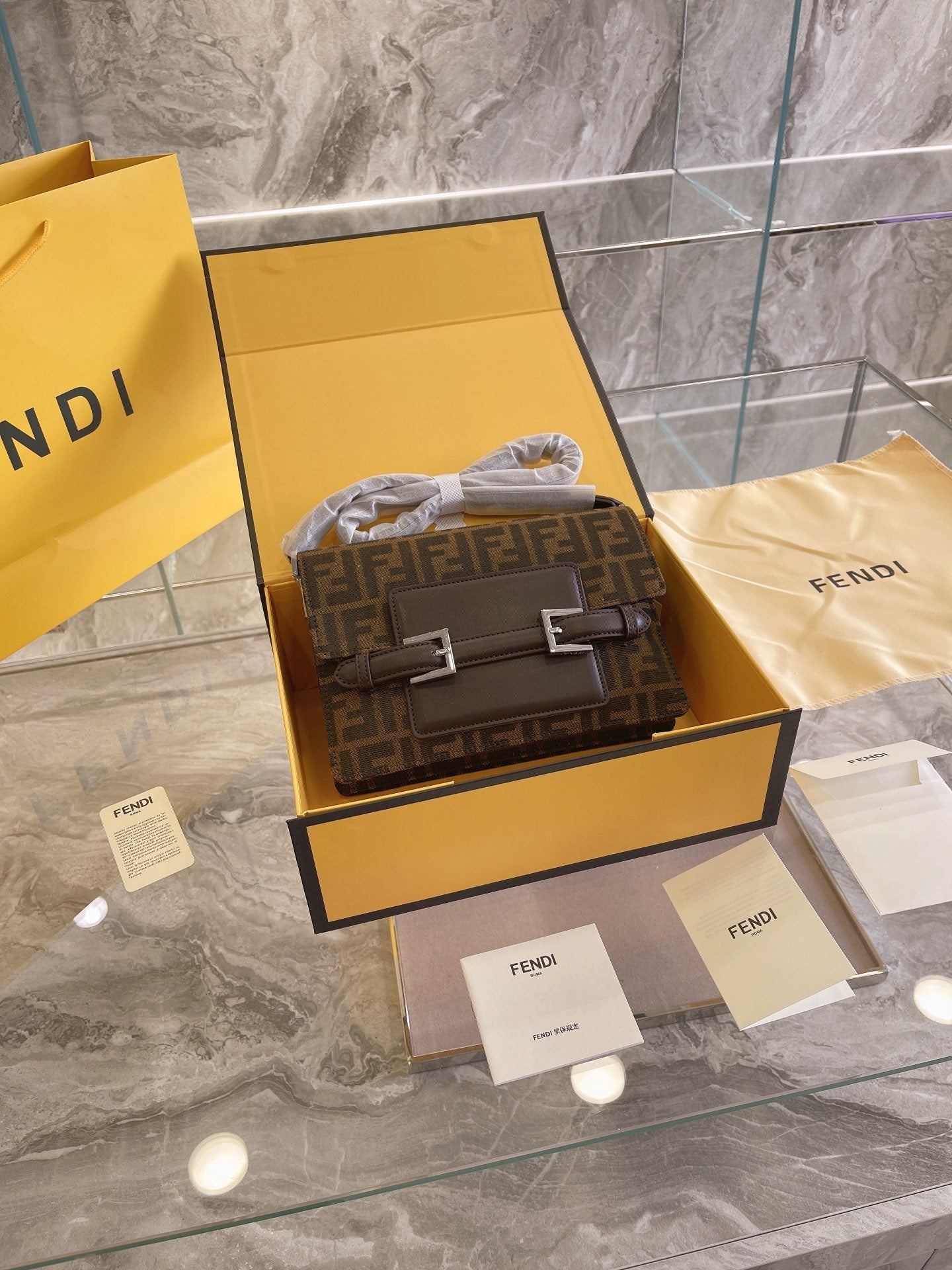 Luxury  Bags Fendi 125