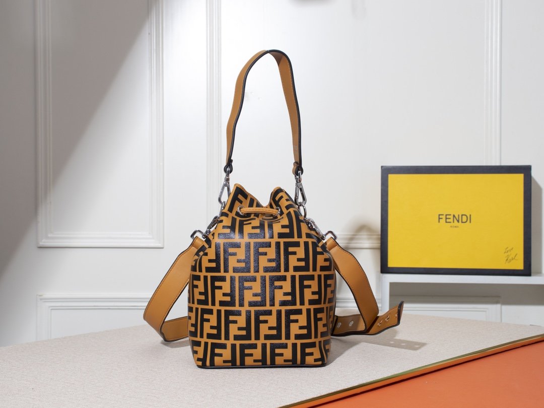 Designer Handbags Fendi 037