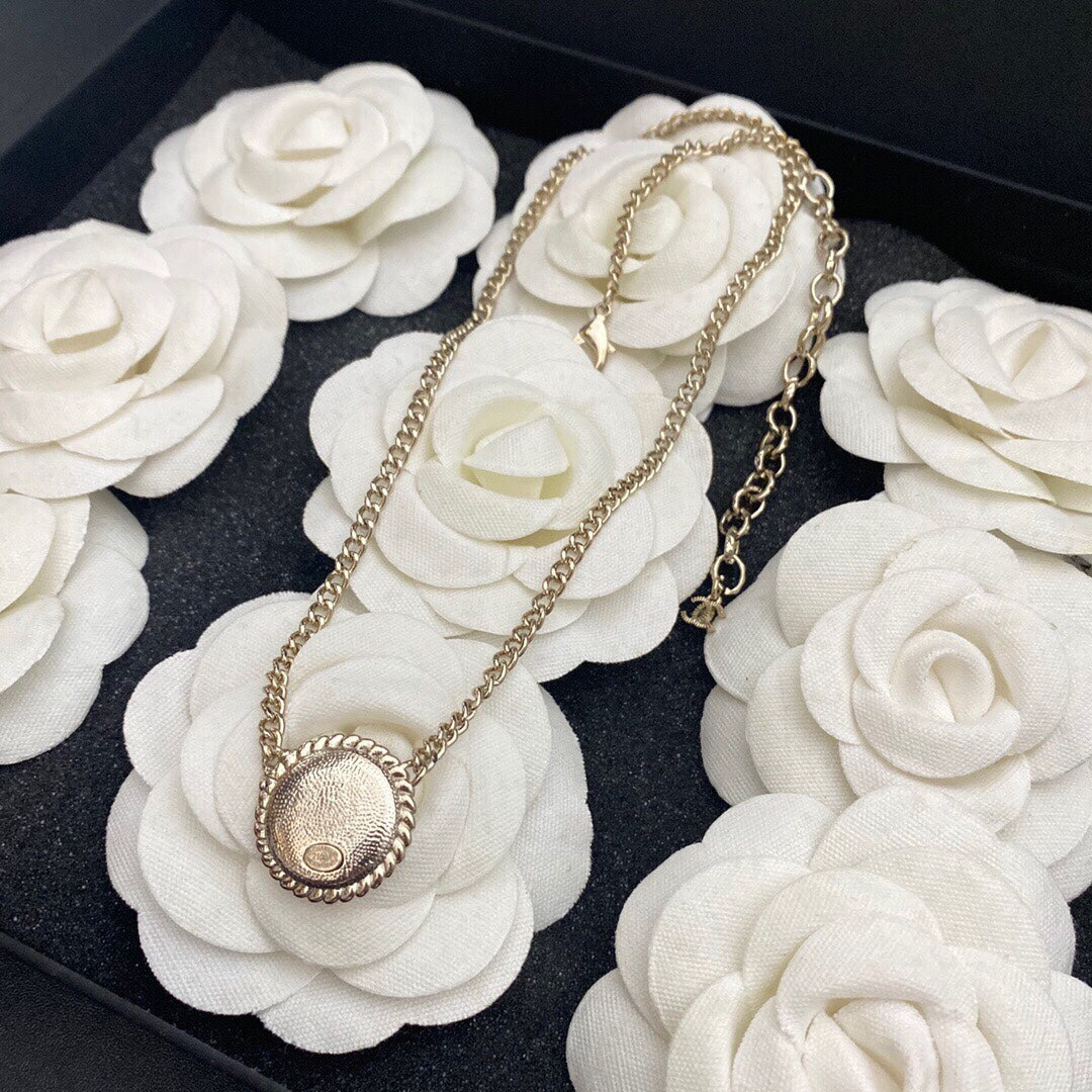 BG - Holiday Necklace chanel034
