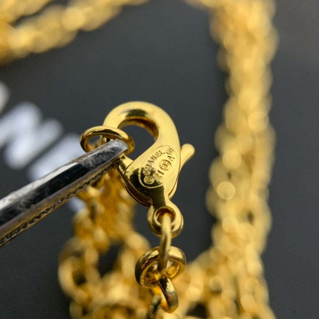 BG - Holiday Necklace chanel042
