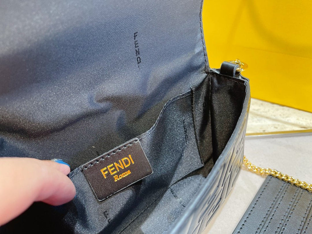 Luxury  Bags Fendi 126