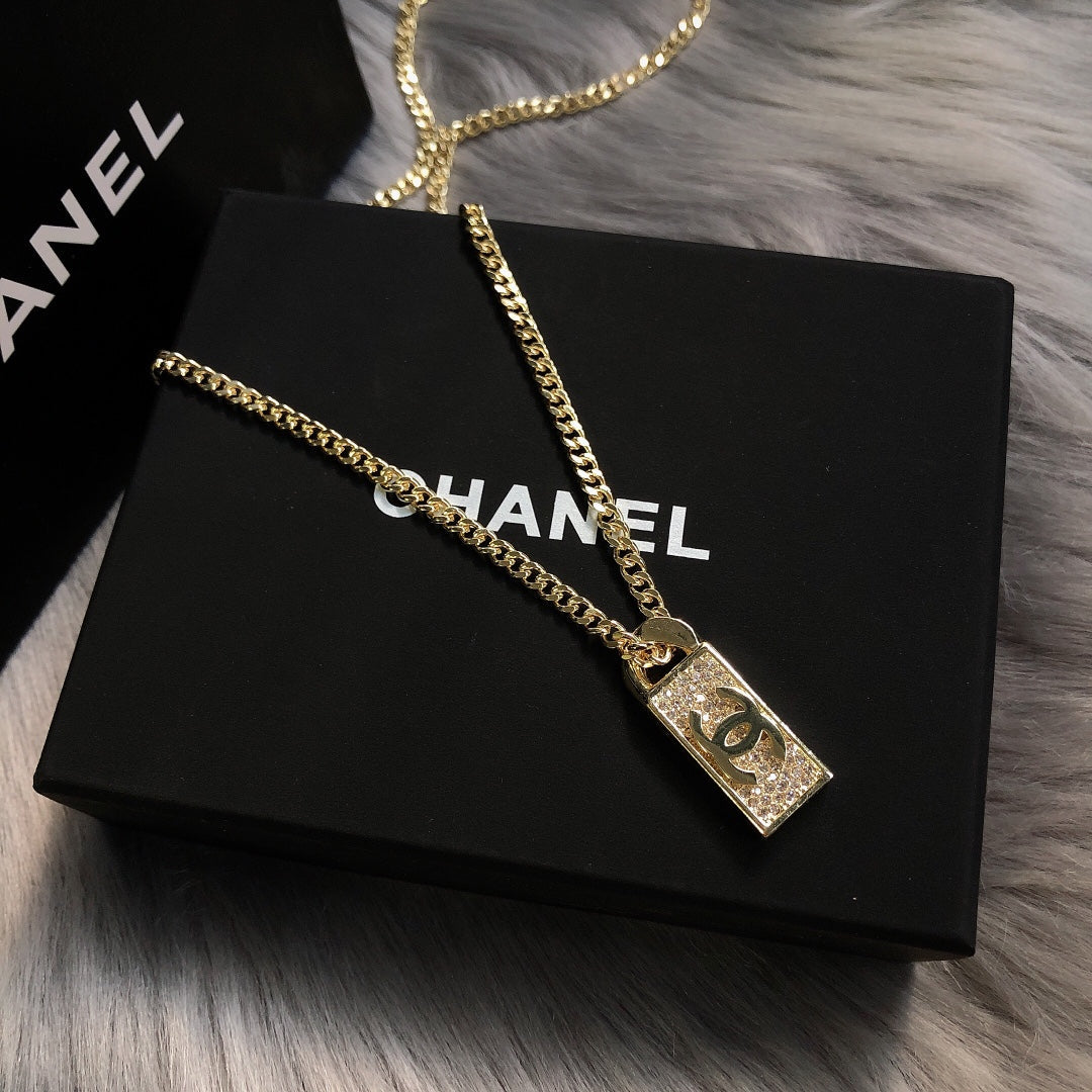 BG - Holiday Necklace chanel049