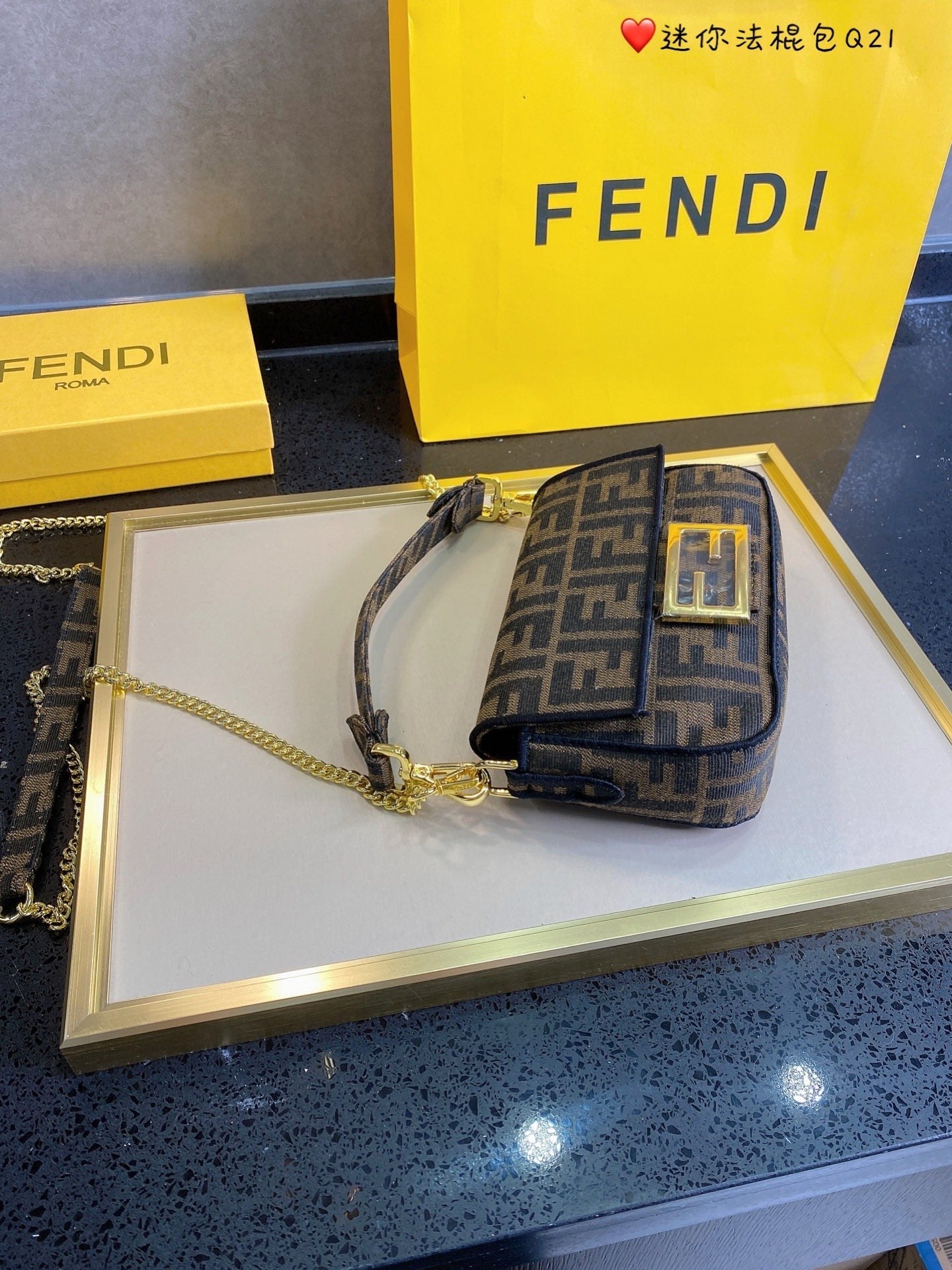 Luxury  Bags Fendi 135