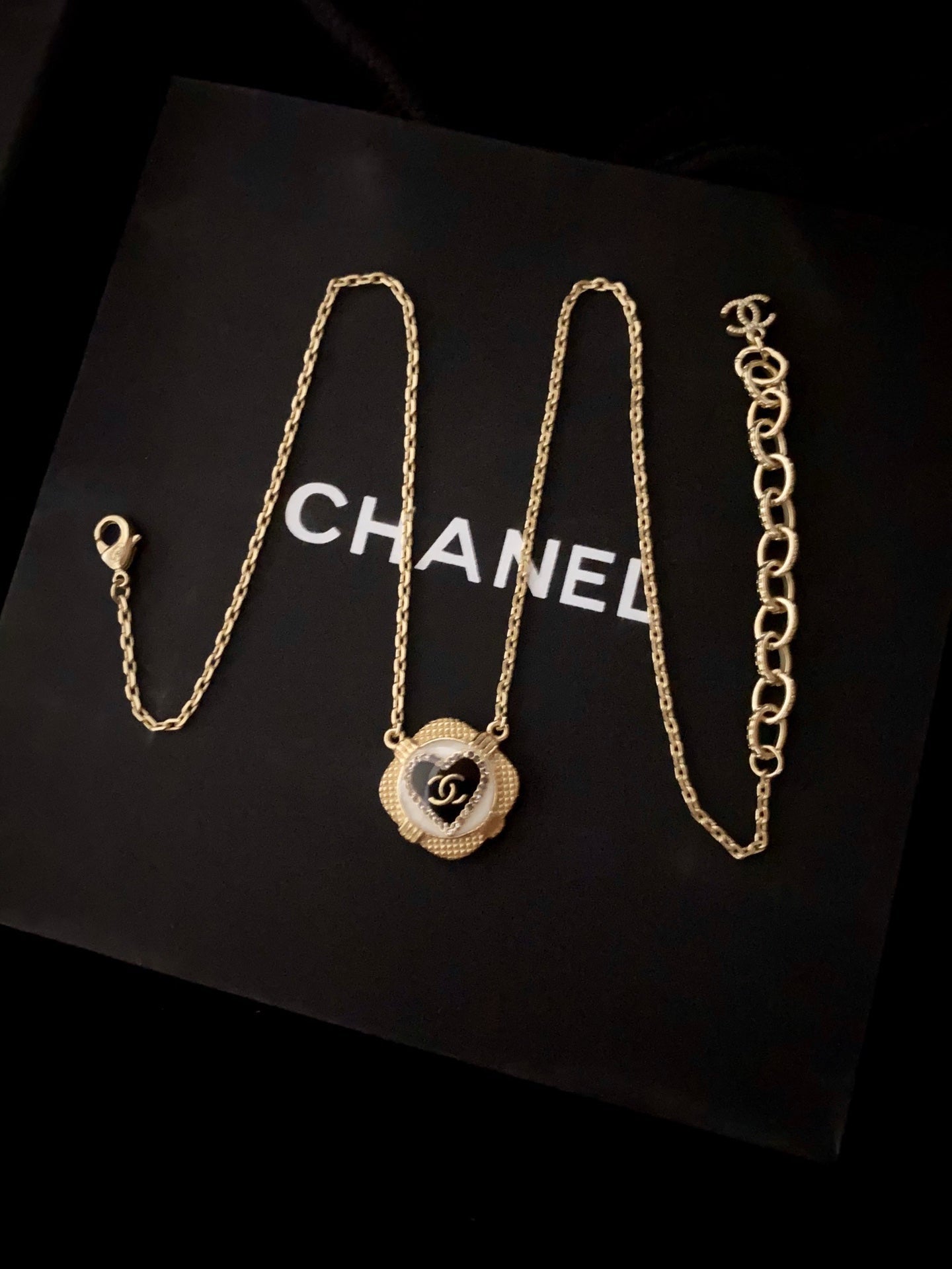 BG - Holiday Necklace chanel037
