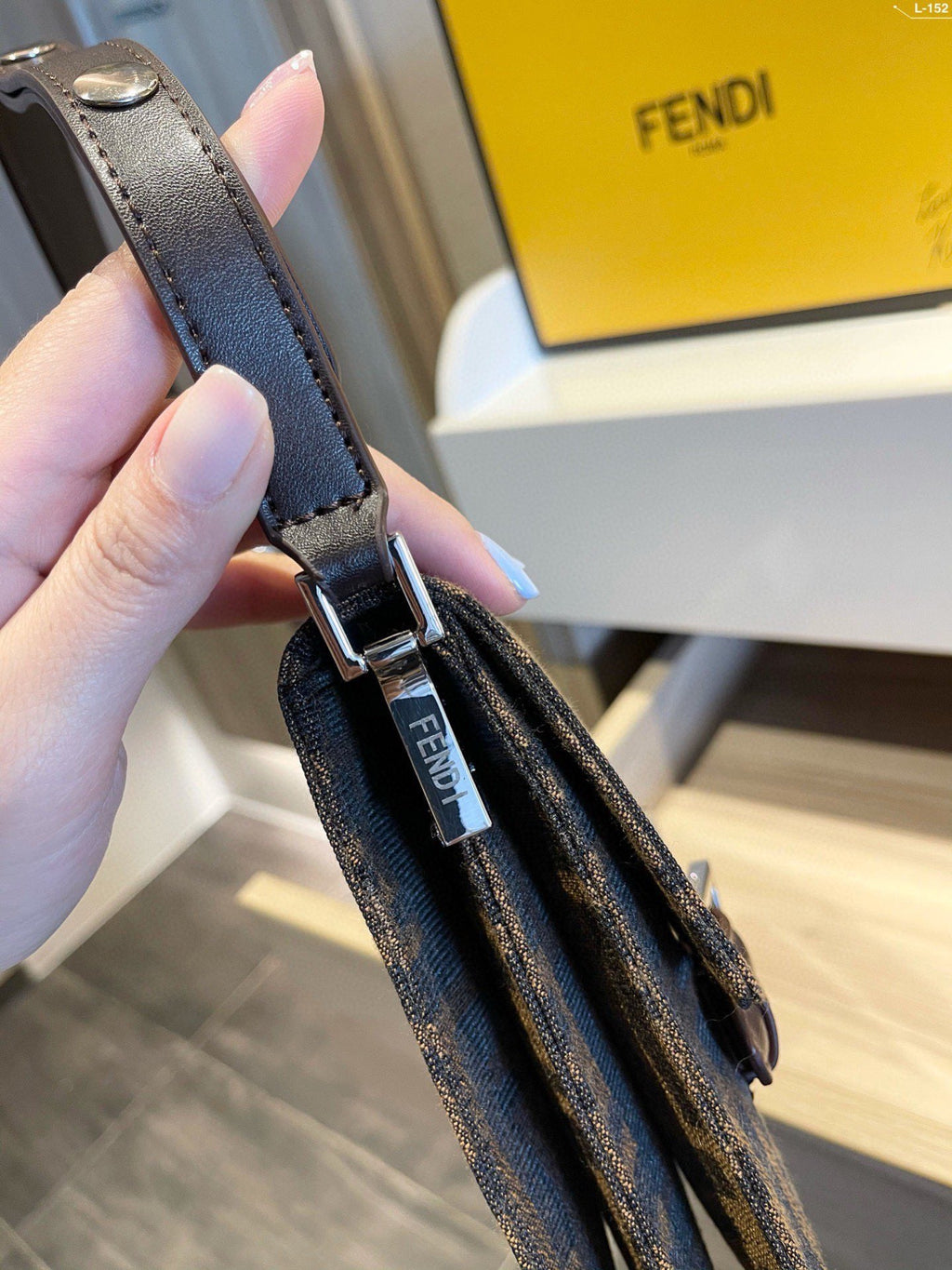 Luxury  Bags Fendi 211