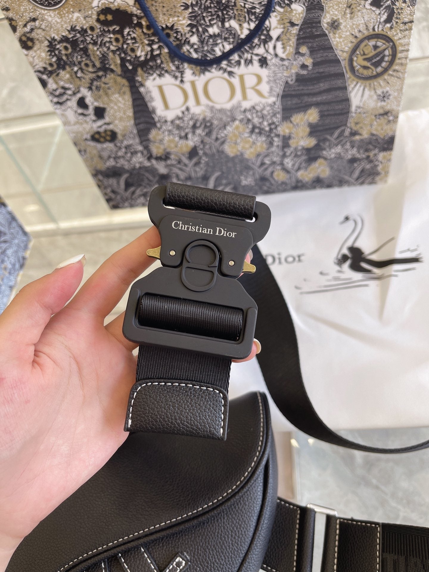 Luxury Handbags Christian Dior 325