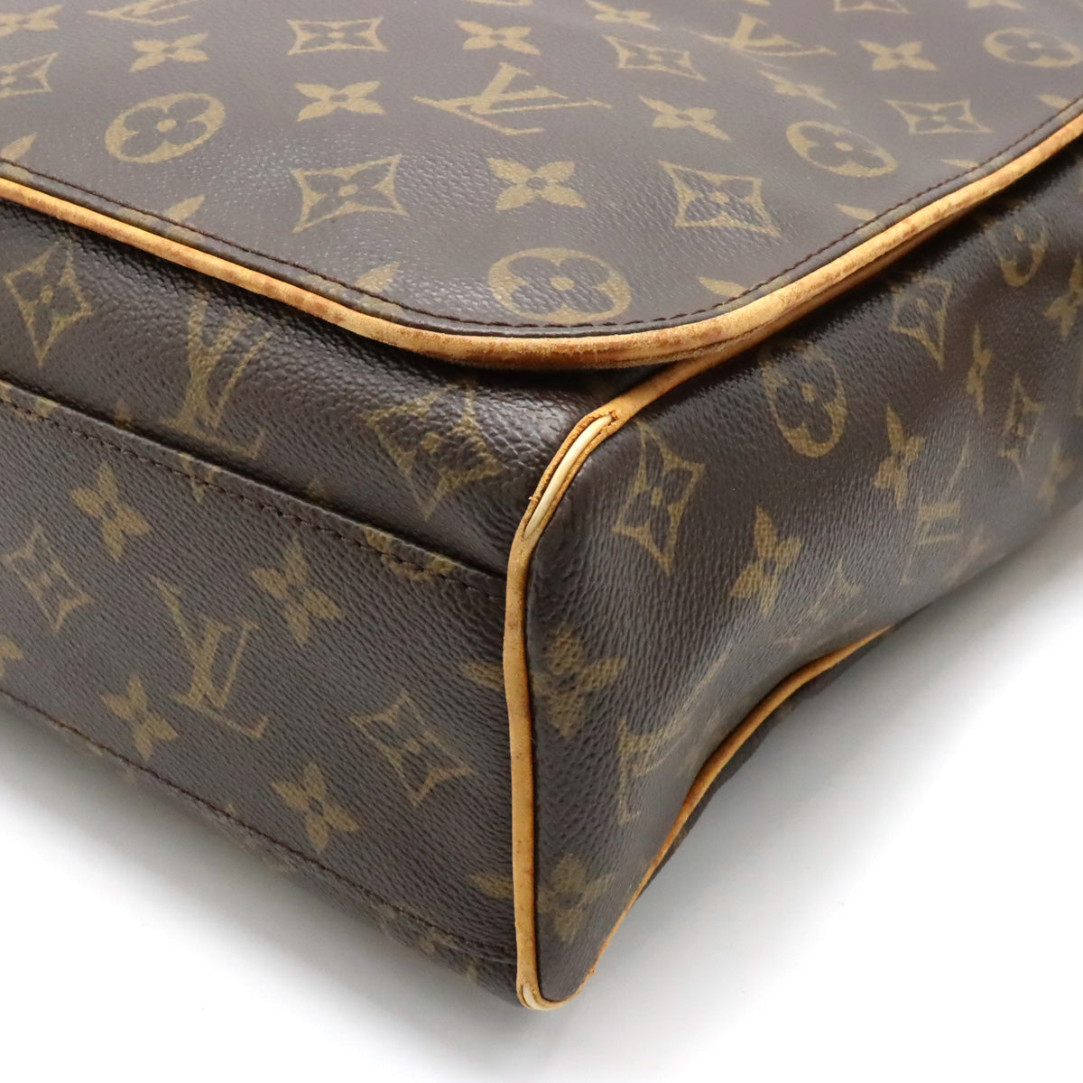 Louis Vuitton Aves Shoulder Bag Messenger Bag M45257