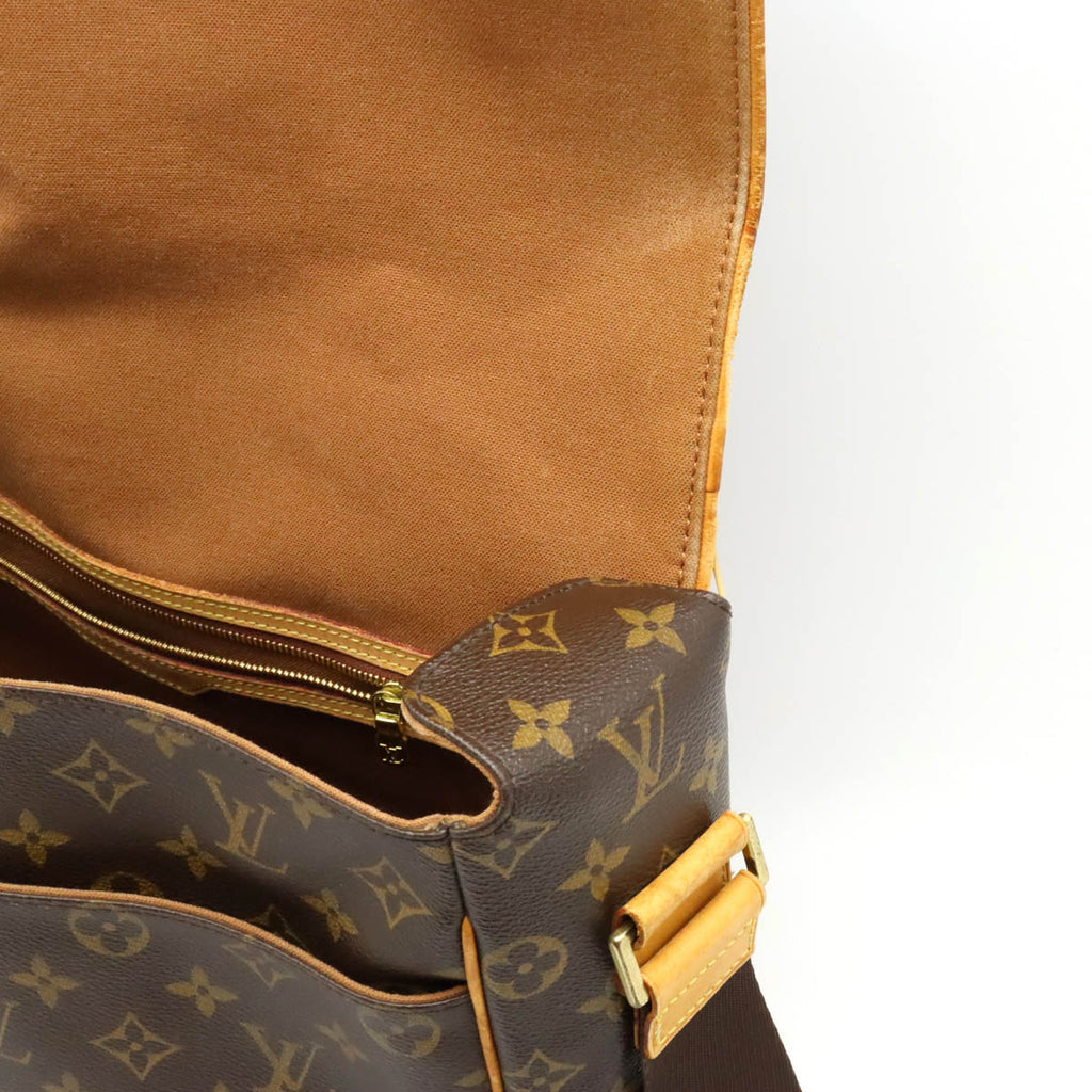 Louis Vuitton Aves Shoulder Bag Messenger Bag M45257