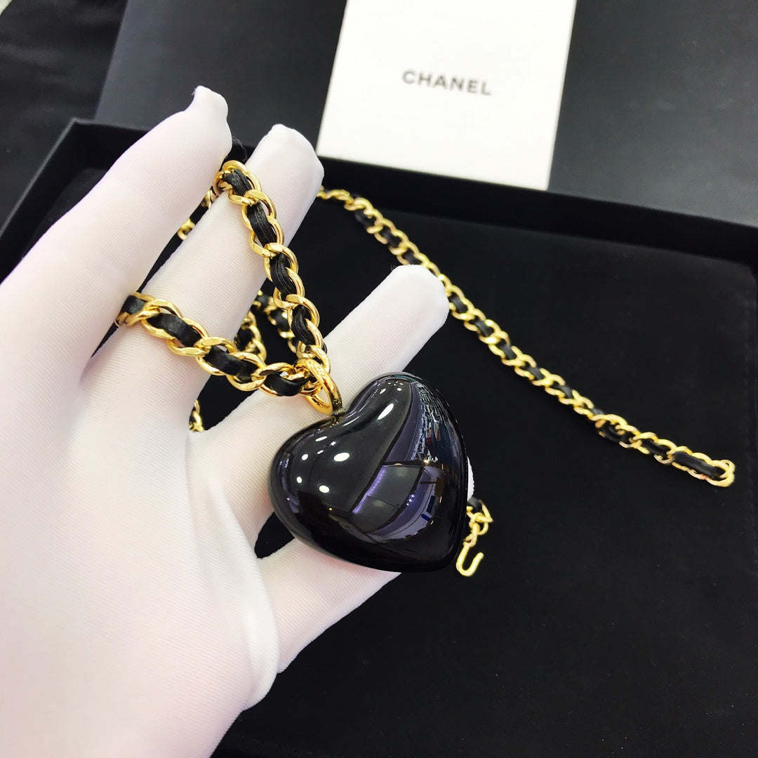 BG - Holiday Necklace chanel052