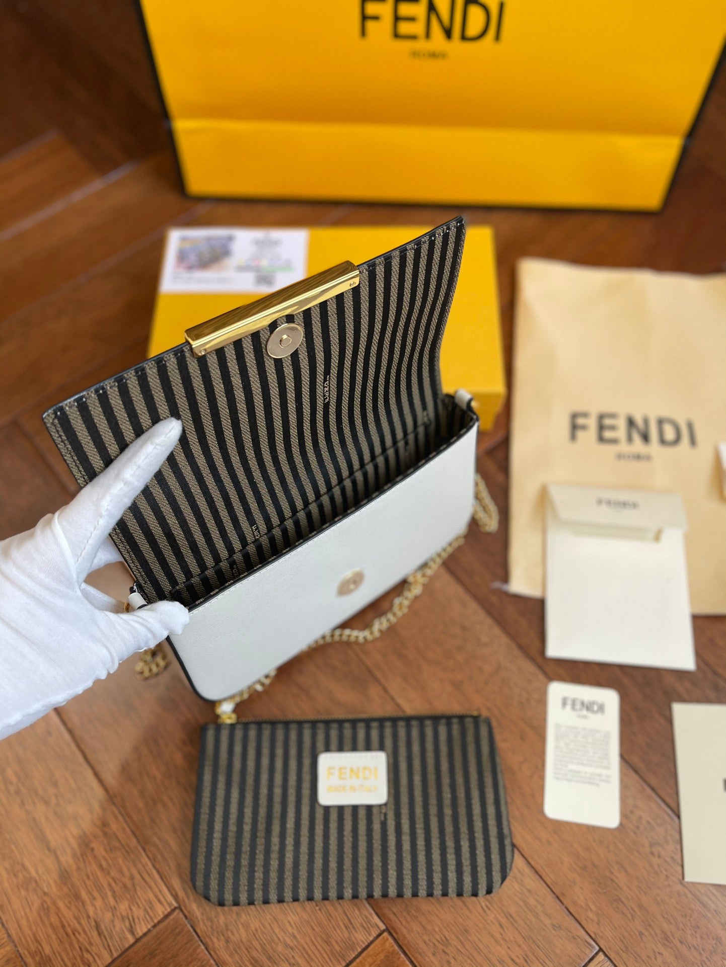 Luxury  Bags Fendi 250