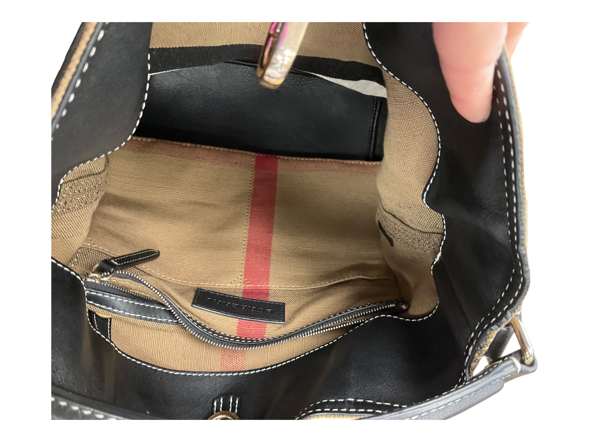 Crossbody Luxury Designer By Burberry  Size: Large