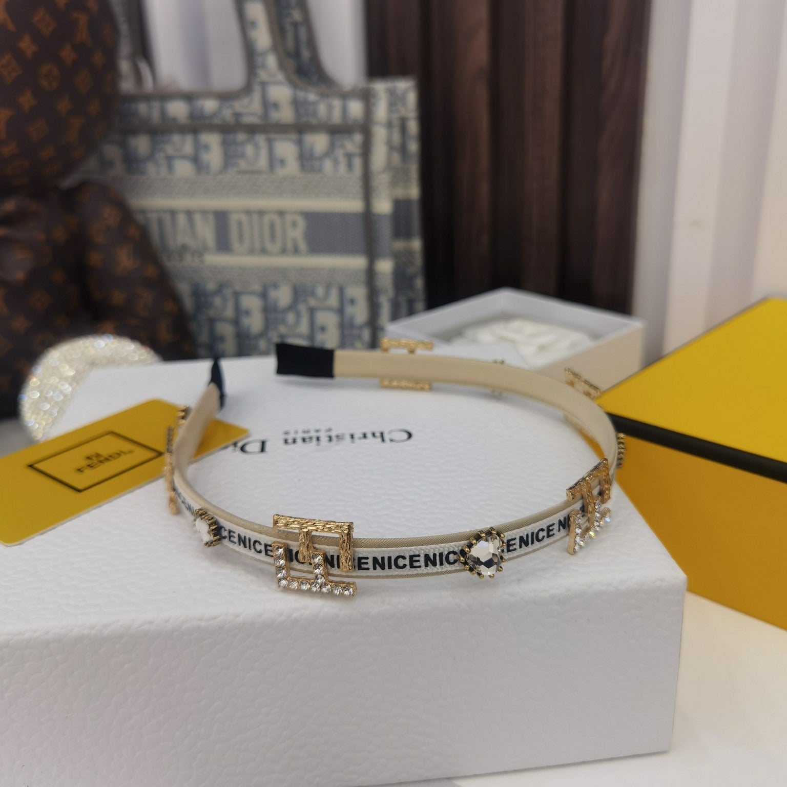 Luxury Hair Band Fendi 042
