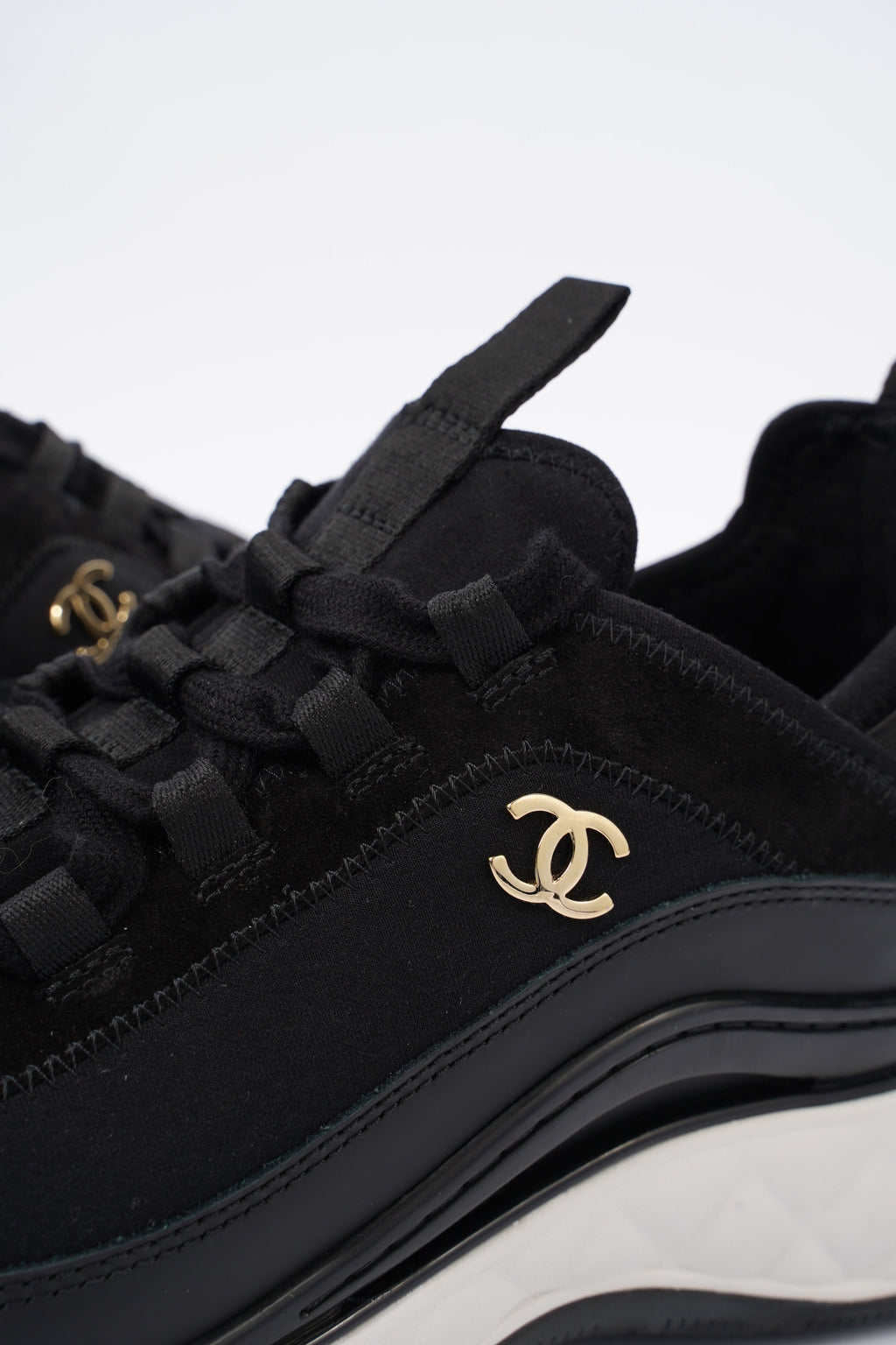Chanel CC Logo Sneaker Black / White Fabric EU 39 UK 6