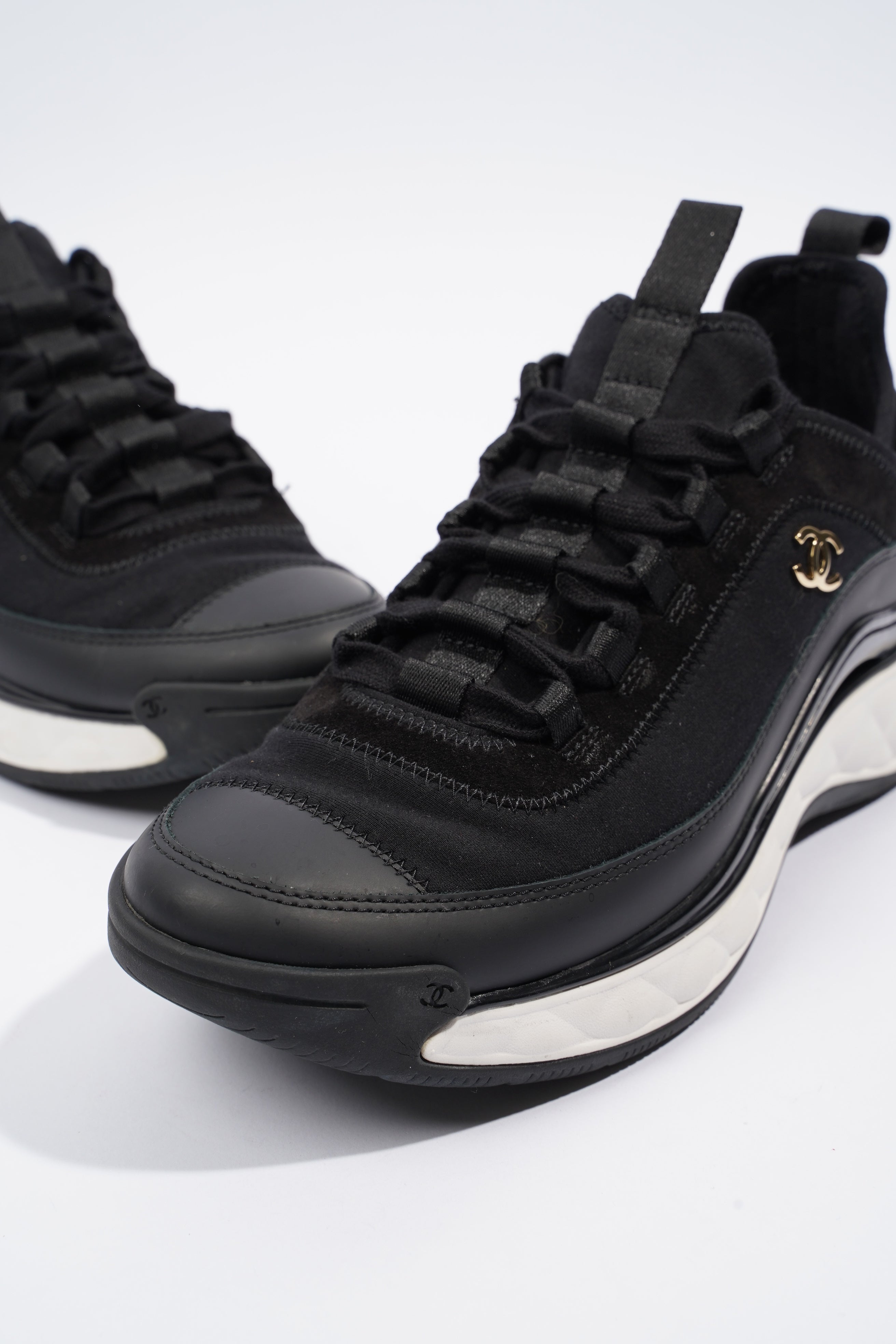 Chanel CC Logo Sneaker Black / White Fabric EU 39 UK 6