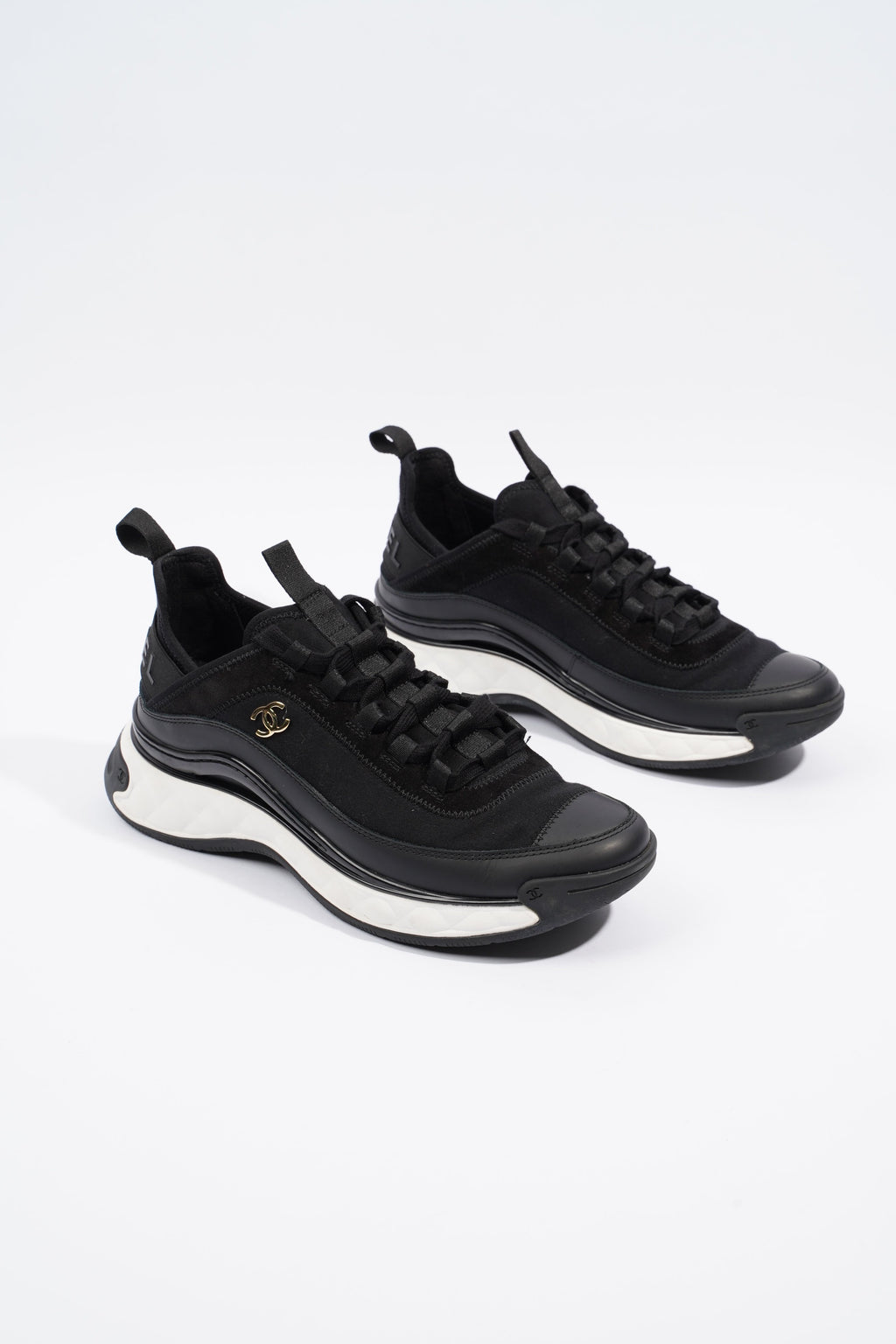 Chanel CC Logo Sneaker Black / White Fabric EU 39 UK 6