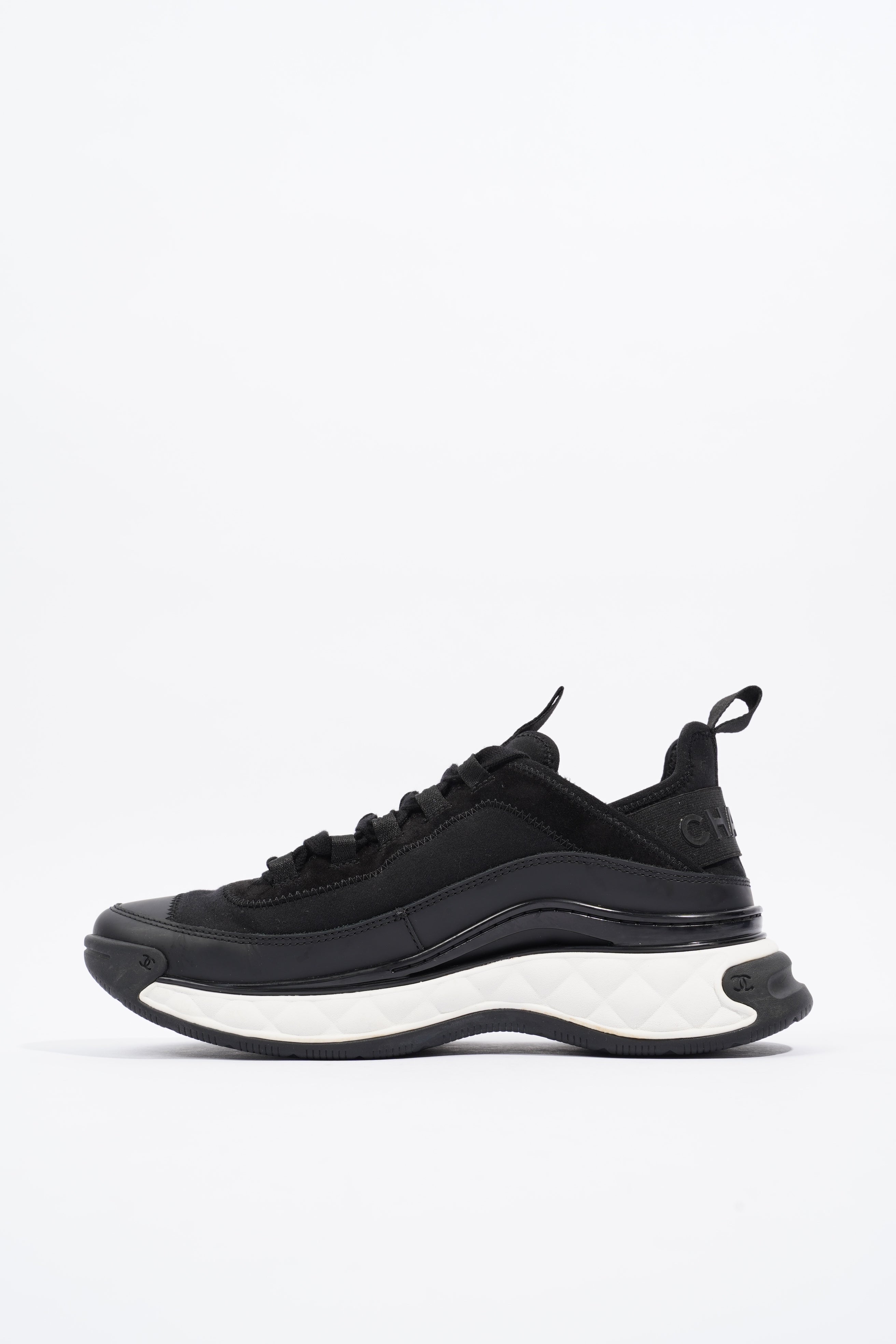 Chanel CC Logo Sneaker Black / White Fabric EU 39 UK 6