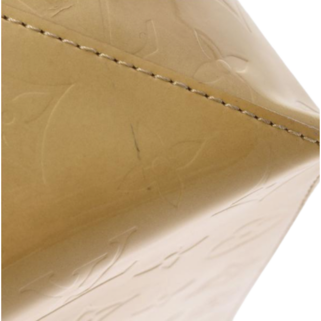 Louis Vuitton Beige Patent leather Reade handbag bag