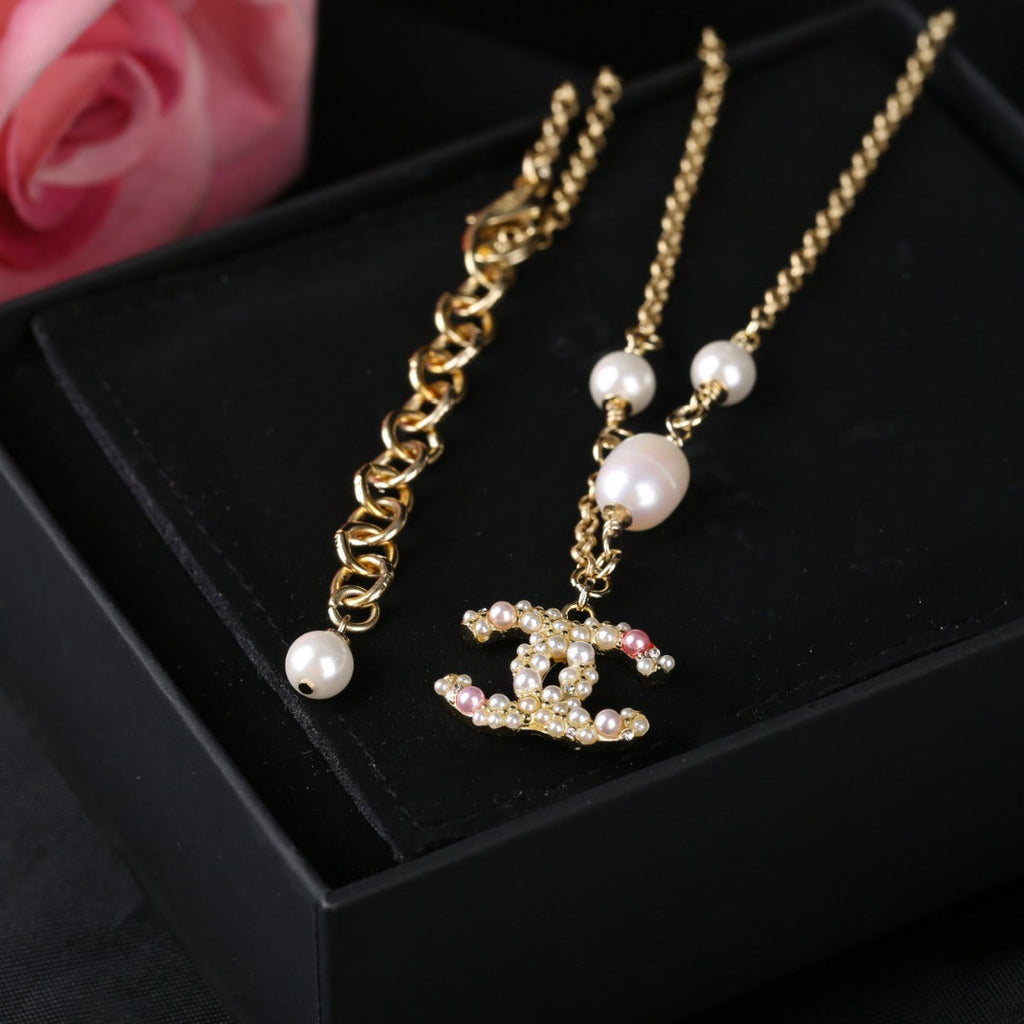 BG - Holiday Necklace chanel041