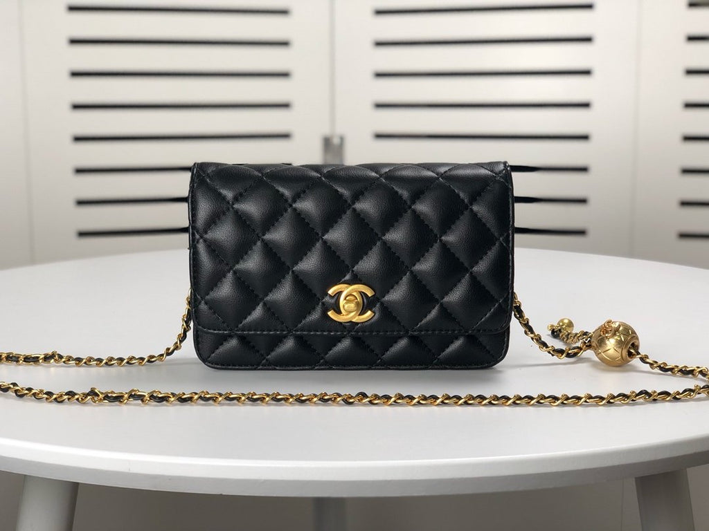 Designer Handbags Chanel 221