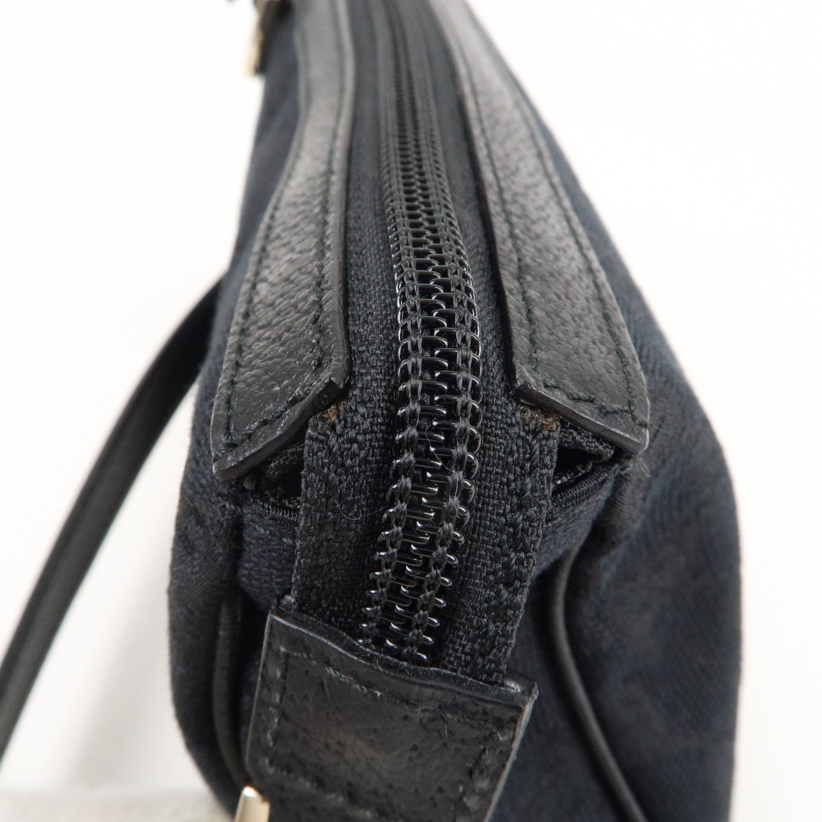 GUCCI Abbey GG Canvas Leather Hand Bag Pouch Black 145750