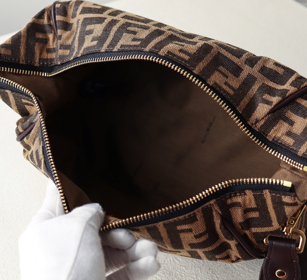 Luxury  Bags Fendi 100