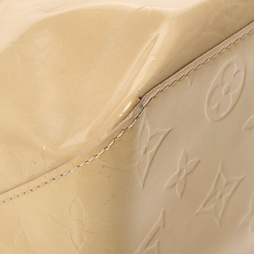 Louis Vuitton Beige Patent leather Reade handbag bag