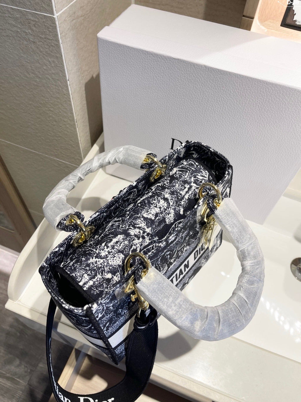 Designer Handbags dior 301