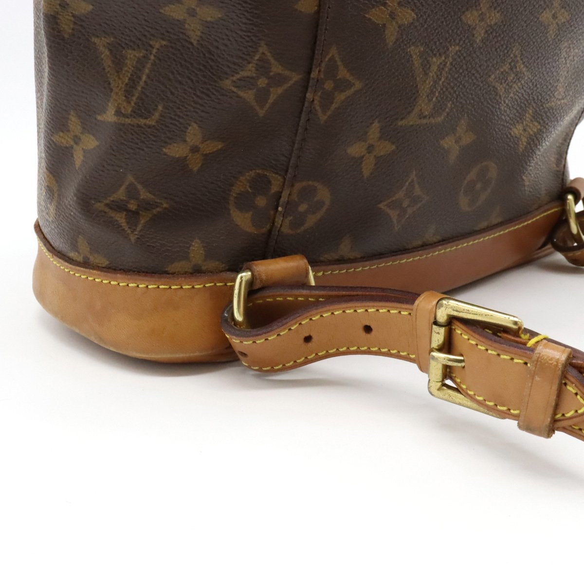Louis Vuitton Montsouris MM M51136
