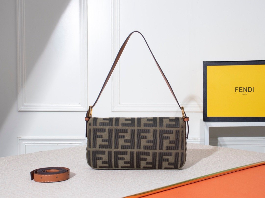 Designer Handbags Fendi 082