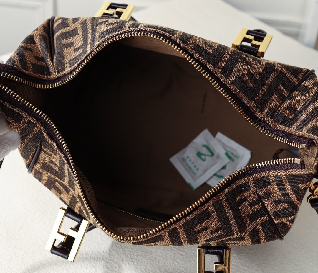 Luxury  Bags Fendi 180