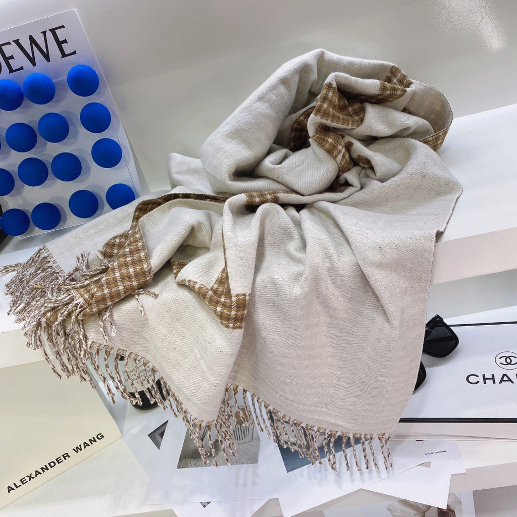 Luxury Fendi  Scarf 002