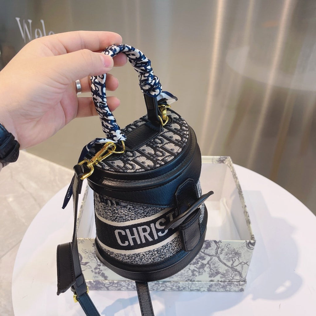 Luxury Handbags Christian Dior 312