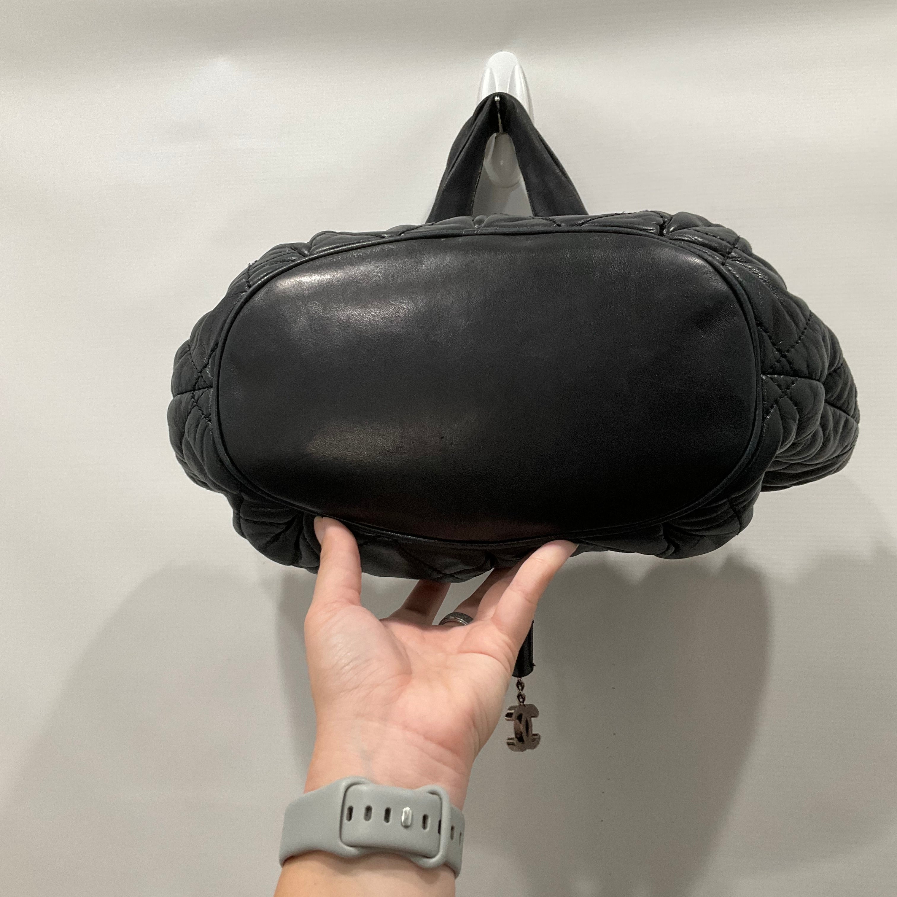 Handbag Luxury Designer By Chanel  Size: Medium