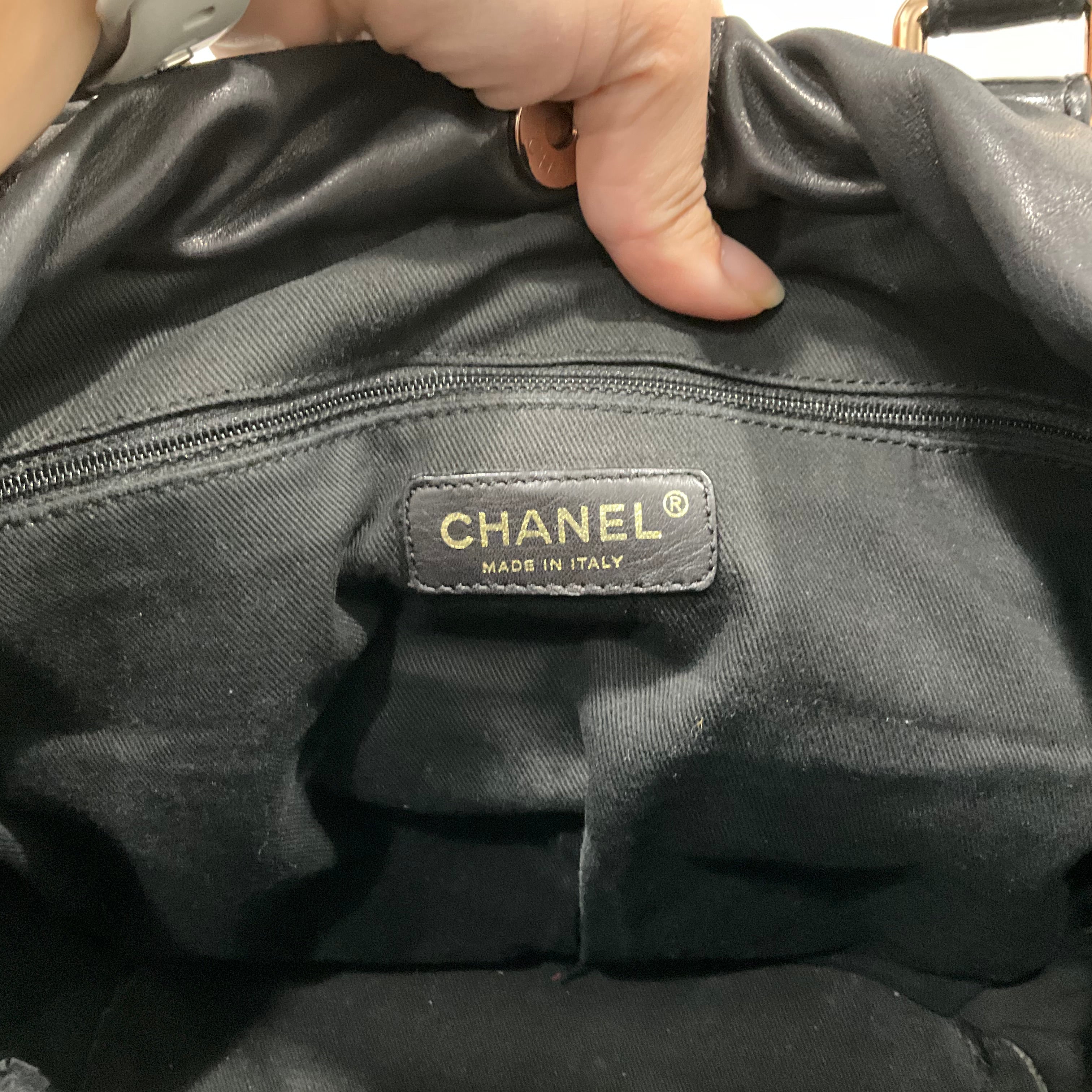 Handbag Luxury Designer By Chanel  Size: Medium