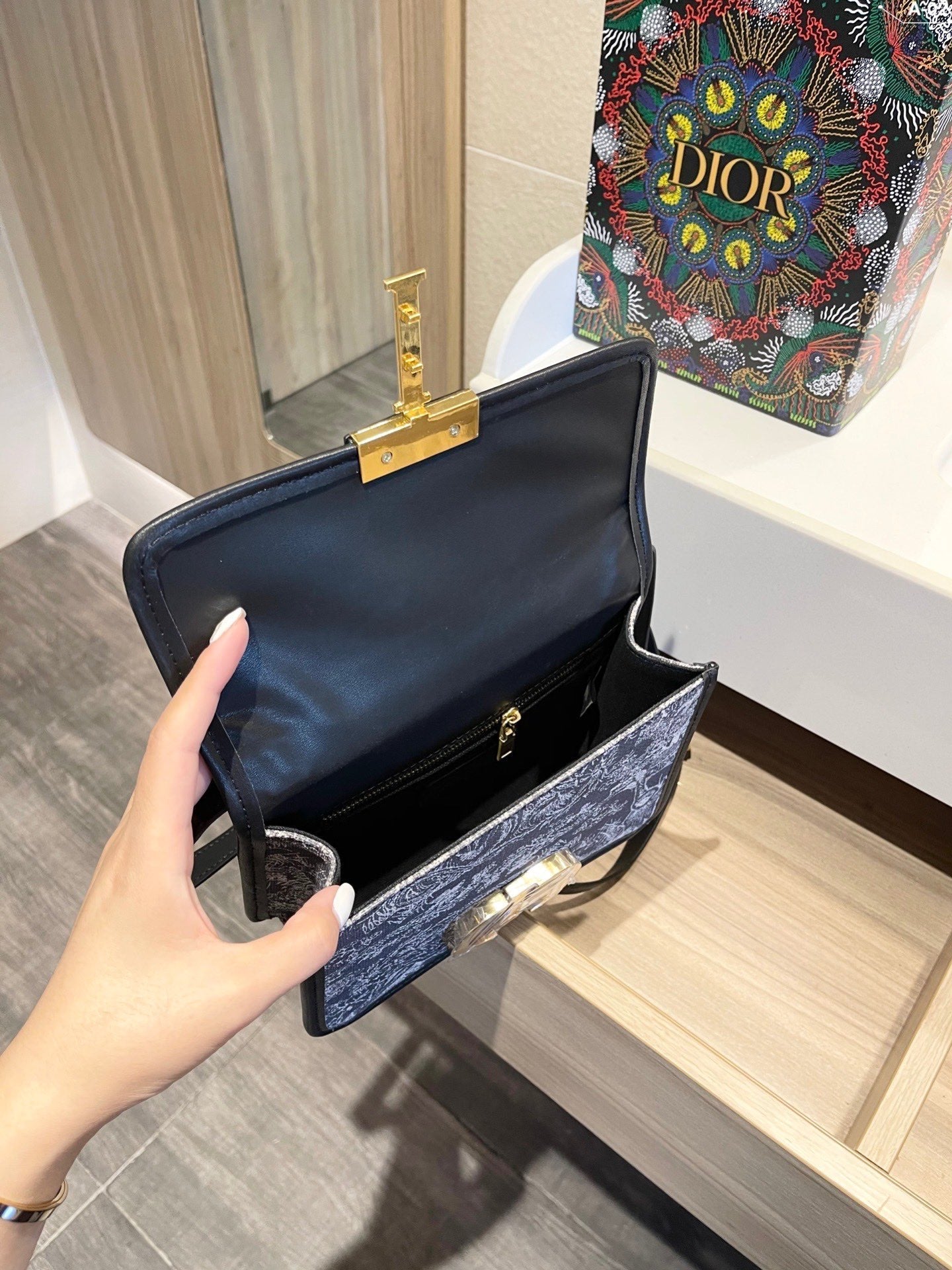 Luxury Handbags Christian Dior 316