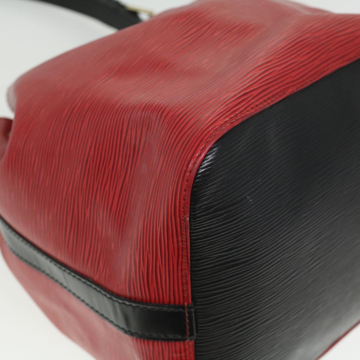 Louis Vuitton Red Leather Noe shoulder bag