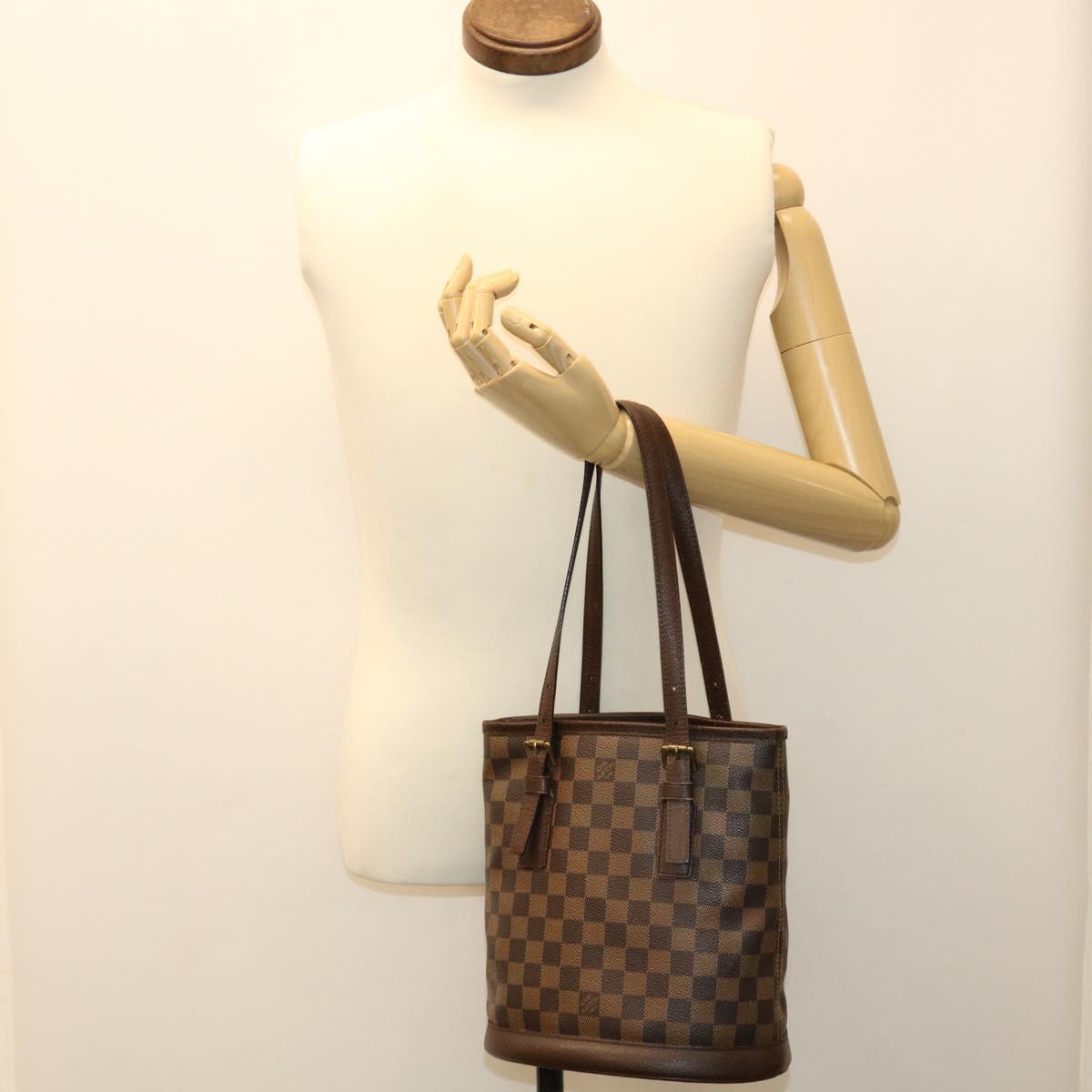 Louis Vuitton Brown Canvas Bucket shoulder bag