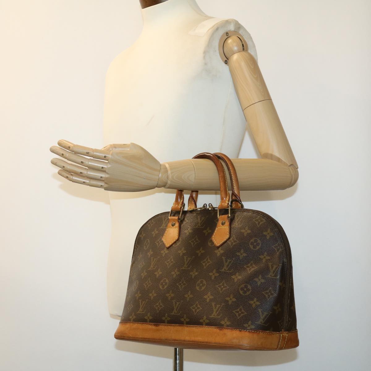 Louis Vuitton Brown Canvas Alma handbag bag