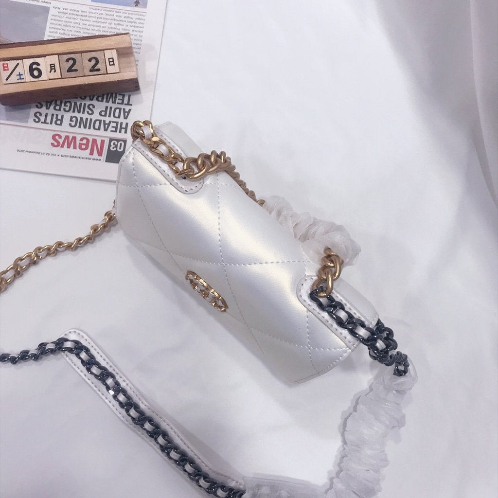 Designer Handbags Chanel 204