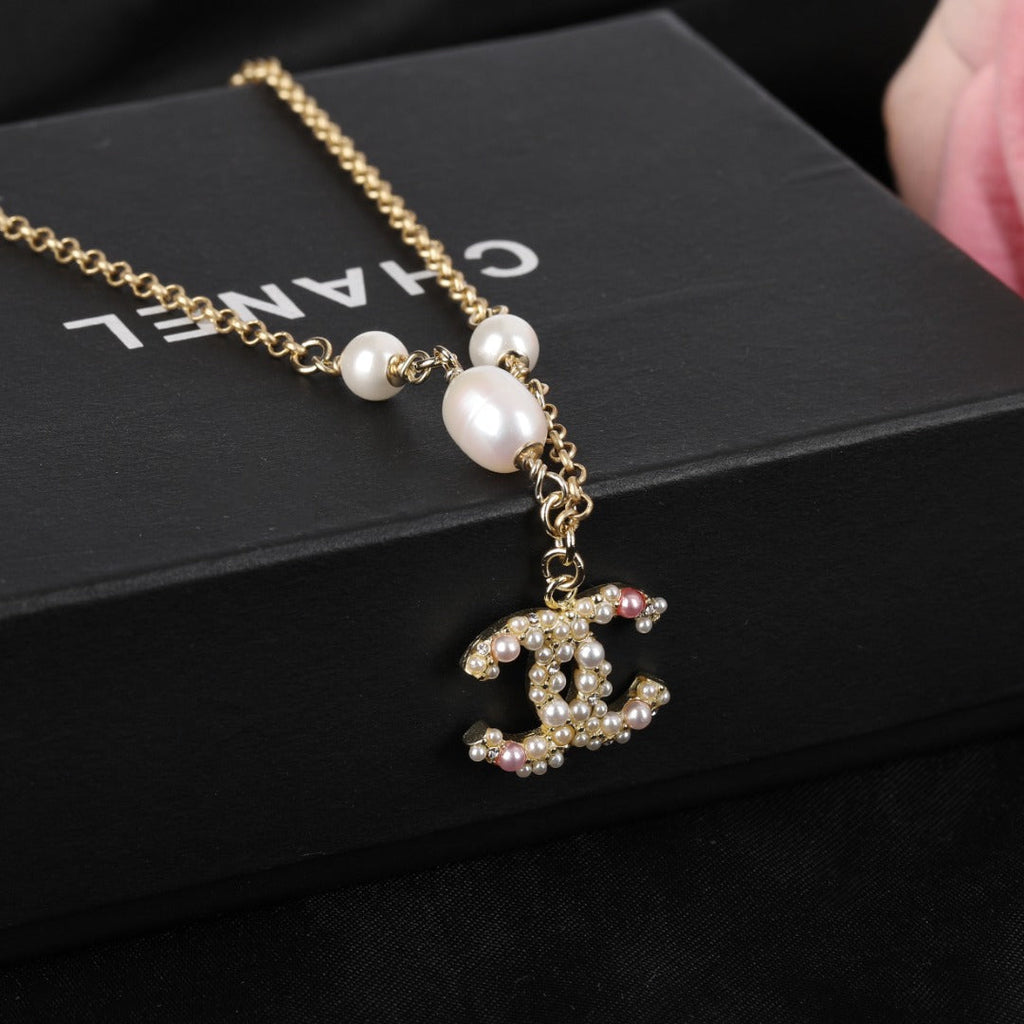 BG - Holiday Necklace chanel041