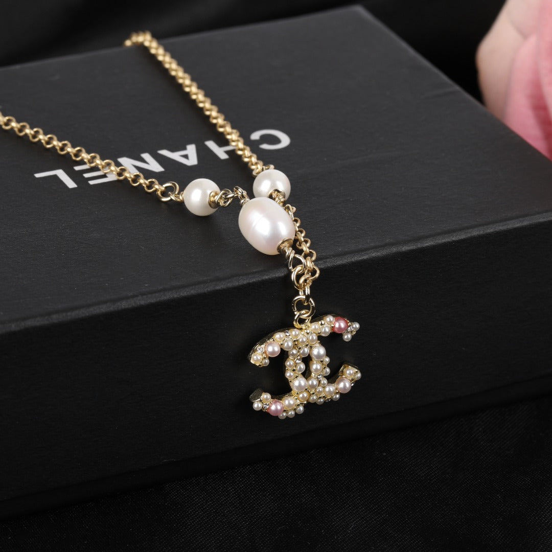 BG - Holiday Necklace chanel041