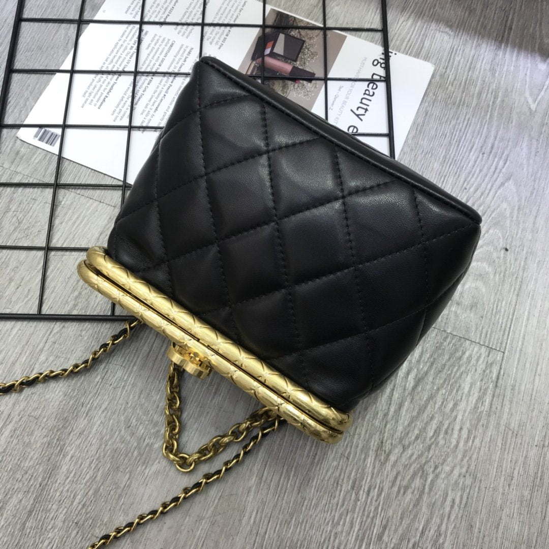 Designer Handbags Chanel 182