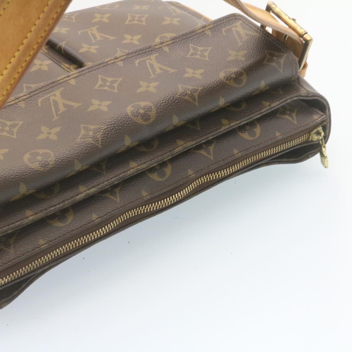 Louis Vuitton Gray Canvas Viva Cite shoulder bag