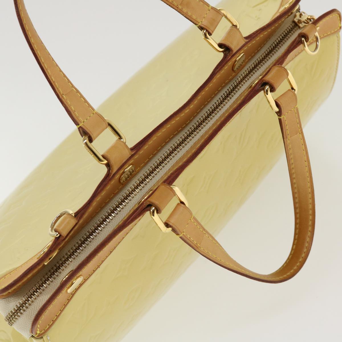 Louis Vuitton Yellow Patent leather Brea shoulder bag