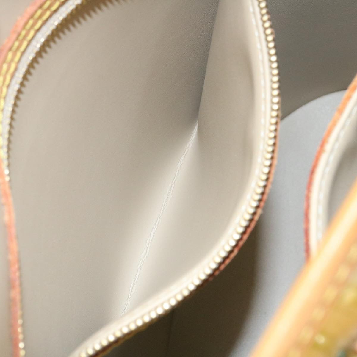 Louis Vuitton Beige Canvas Sac sceau shoulder bag