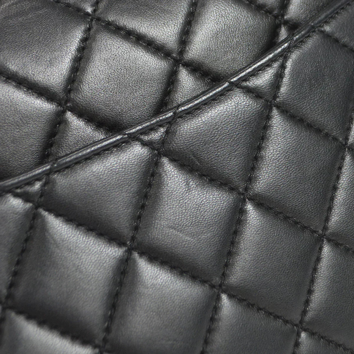 CHANEL 1996-1997 Classic Flap Jumbo