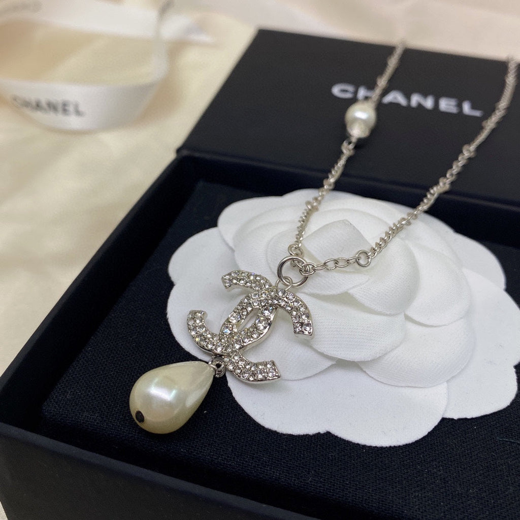 BG - Holiday Necklace chanel030