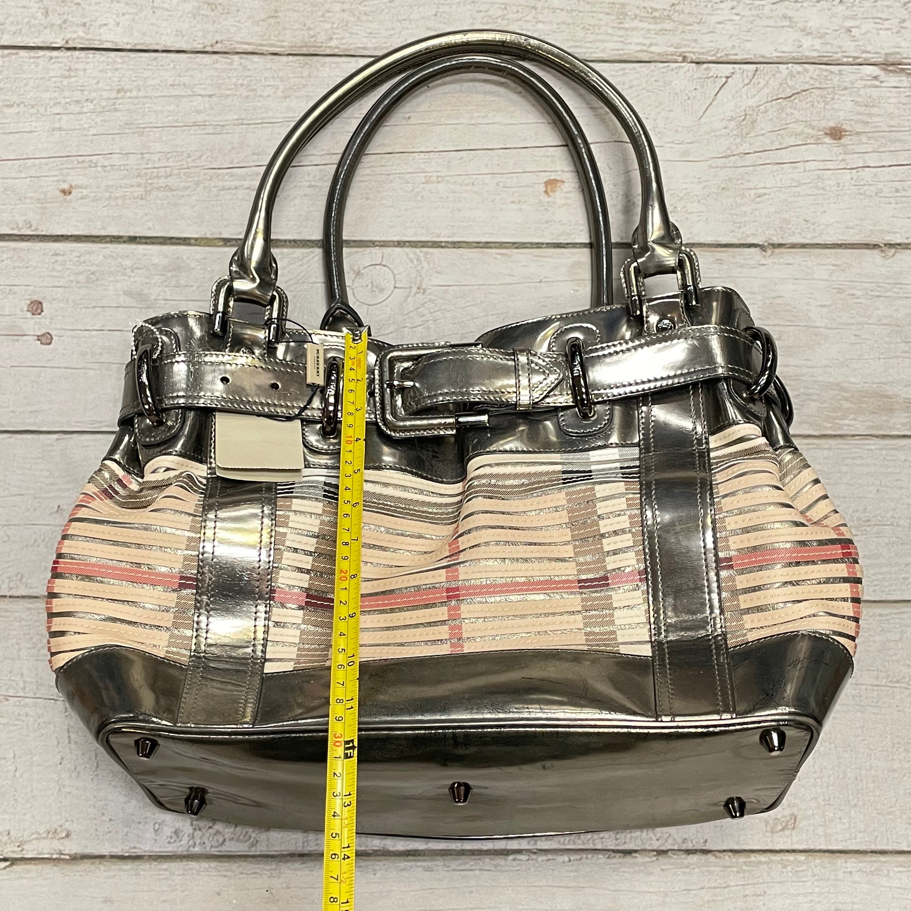 Handbag Luxury Designer By Burberry  Size: Large