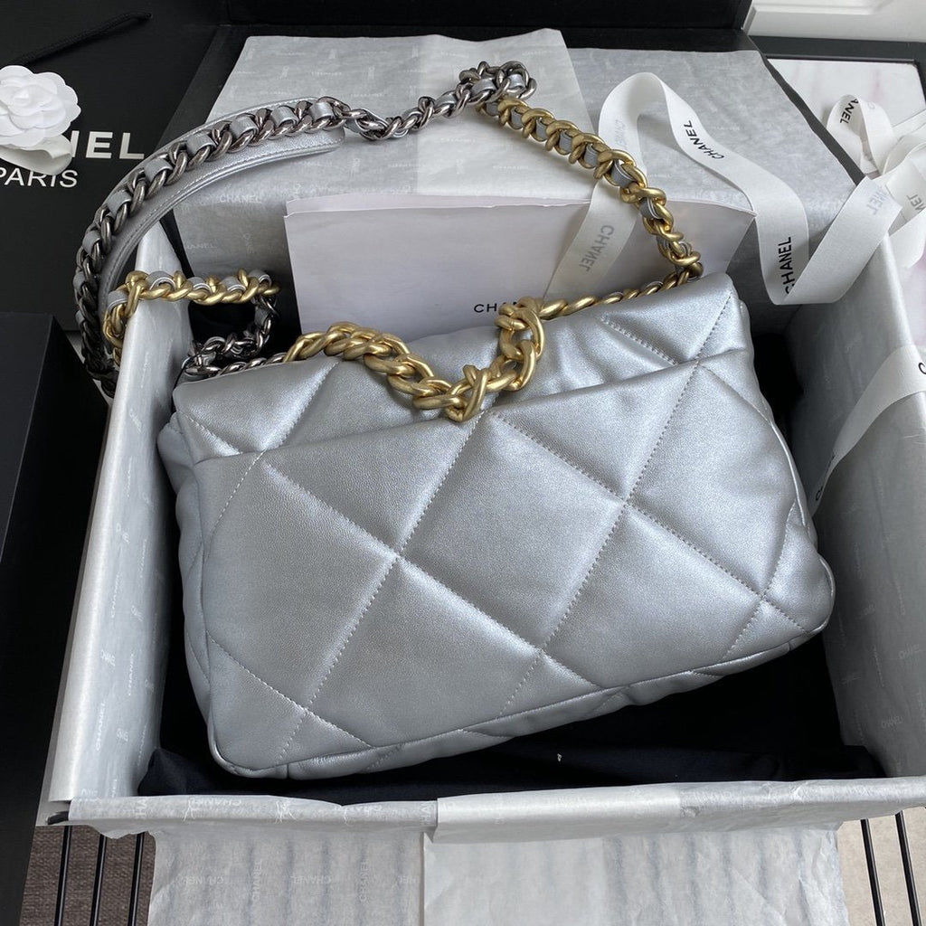 CHANEL 19 Maxi Flap Bag